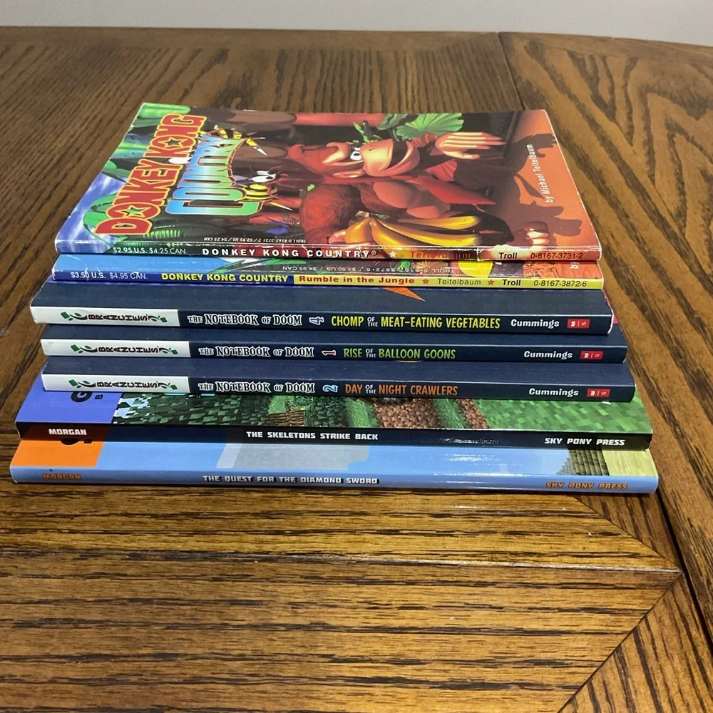 2 Donkey Kong Country, 3 Notebook of Doom & 2 Unofficial Gamers Adventure